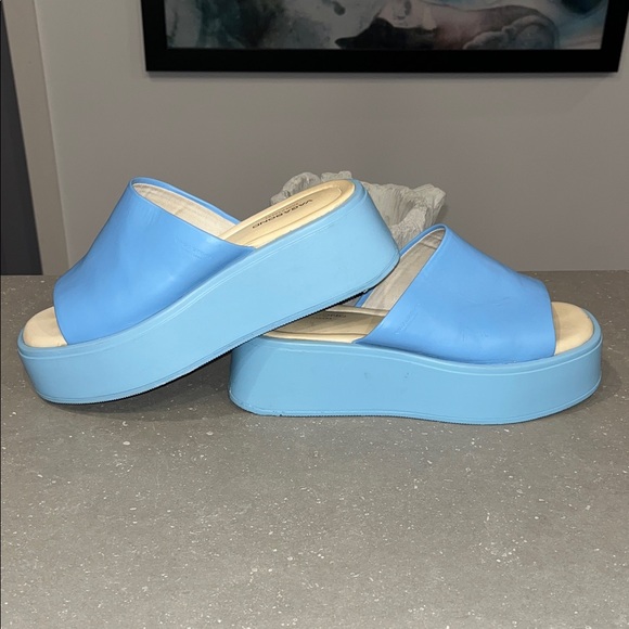 Vagabond Shoes - Vagabond Courtney Light Blue Platform Slides Mules Leather